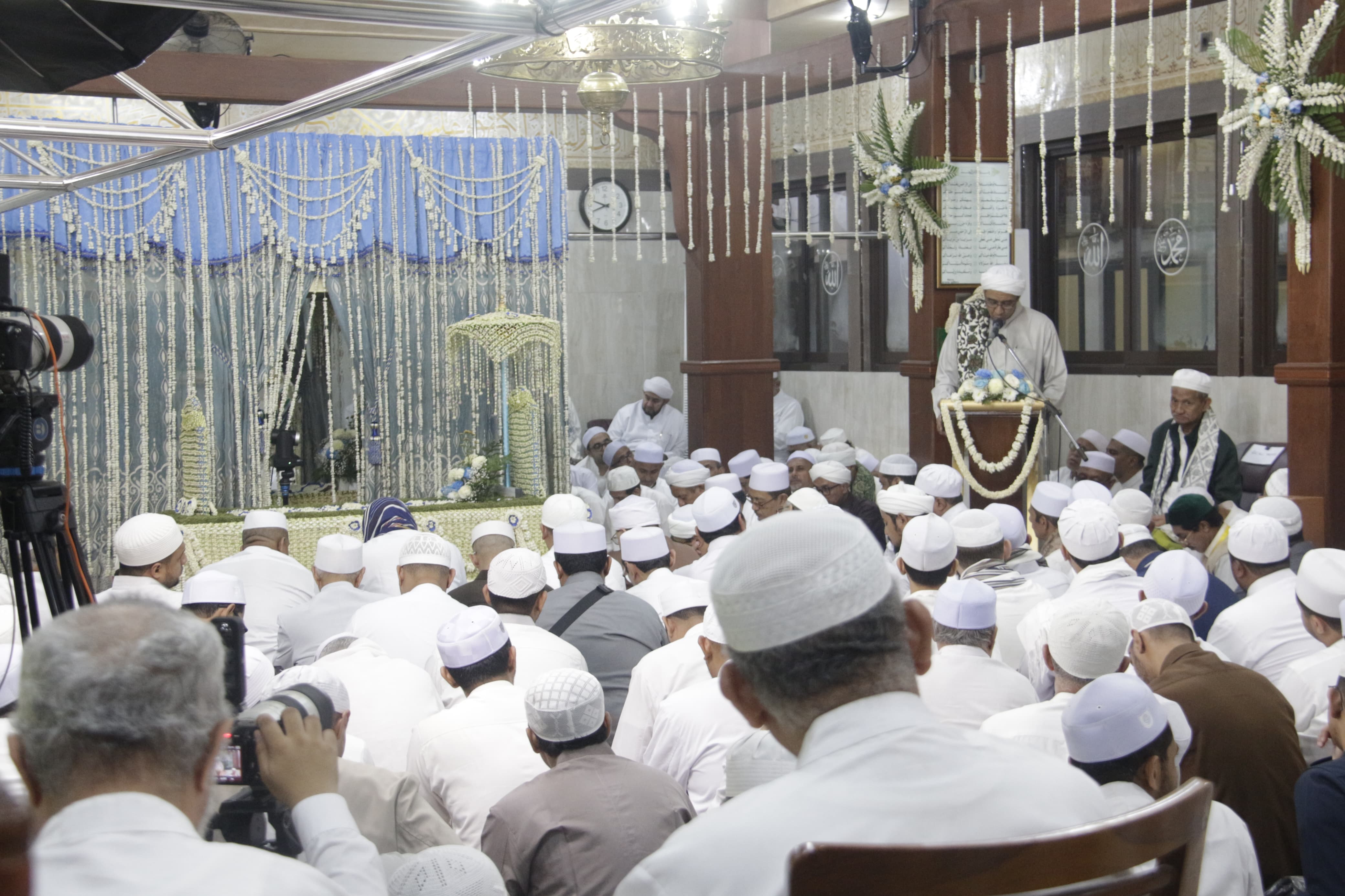 Ribuan Jemaah Padati Puncak Haul Habib Abu Bakar Assegaf ke-71 di Gresik, Berlangsung Khidmat dan Tertib