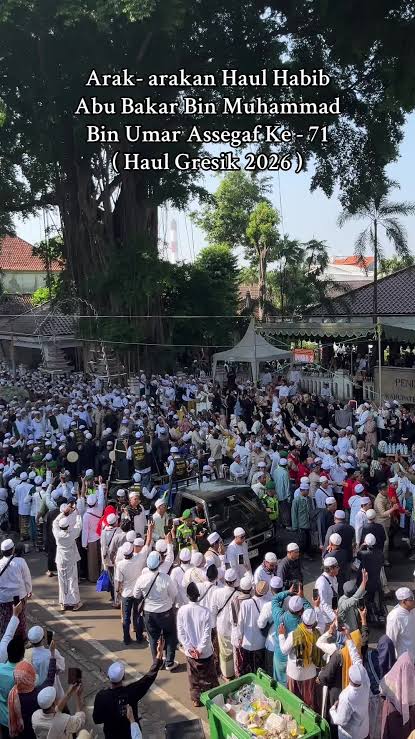 Lautan Manusia Padati Puncak Haul ke-71 Habib Abu Bakar Assegaf di Gresik