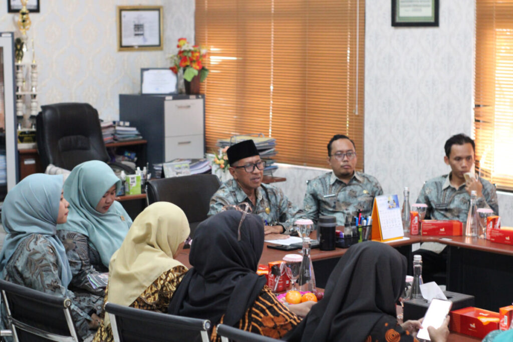 Monitoring, Evaluasi, dan Pembinaan UKS/M Tingkatkan Budaya Hidup Sehat di SMKN 1 Duduksampeyan